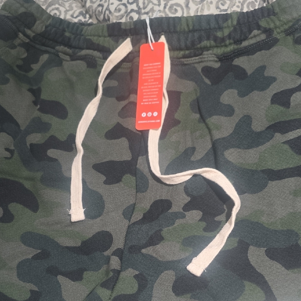 Sundry Men's Green and Black Camo Athletic Shorts - Picture 4 of 6
